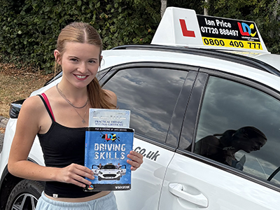 Hayley Walker's Driving Test Pass Testimonial